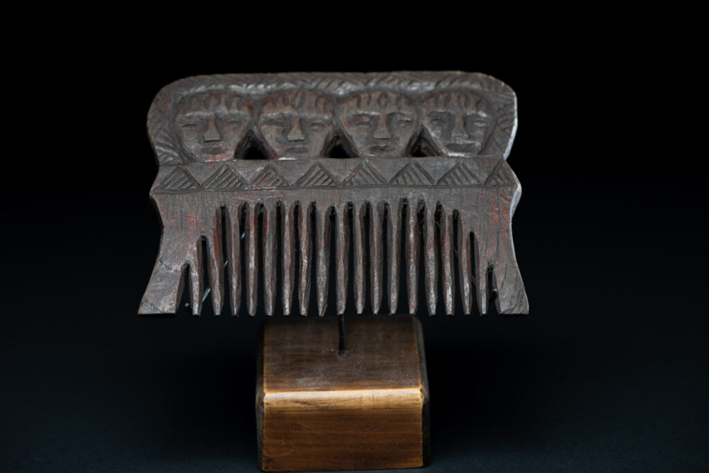 Paiwan tribe wooden Comb