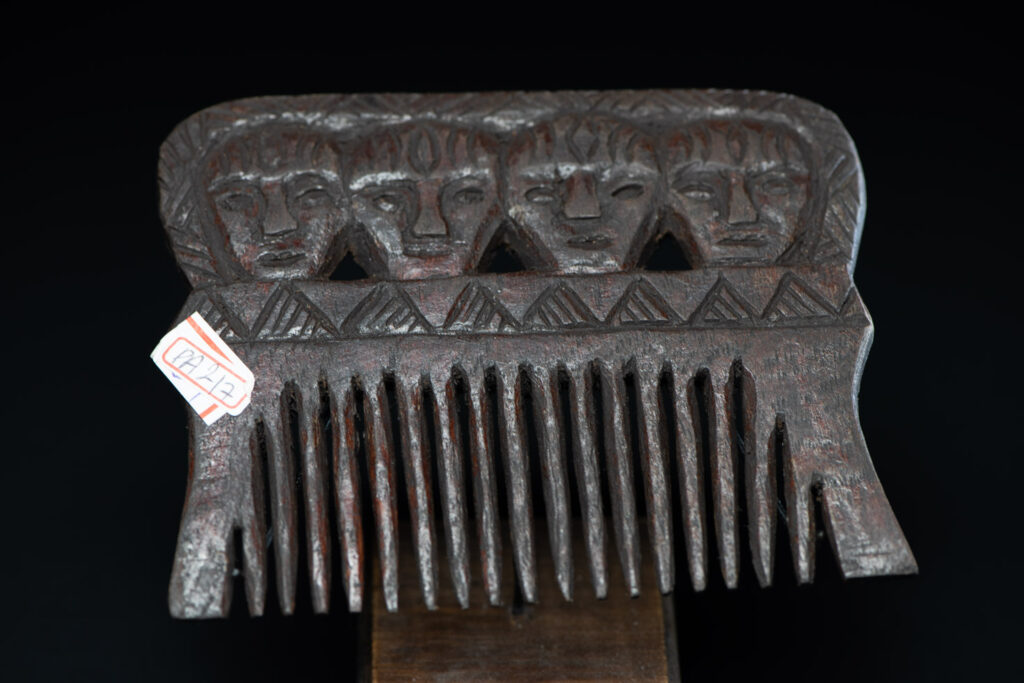 Paiwan tribe wooden Comb