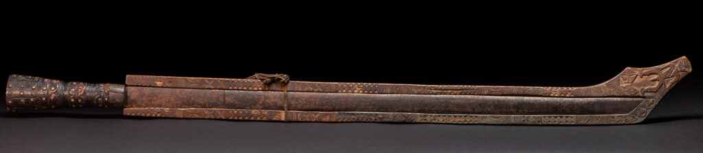 Paiwan tribe ceremonial sword ( southern Paiwan Vuculj )This very beautiful and rare ceremonial sword is carved in a style typical of the southern paiwan (Vuculj).