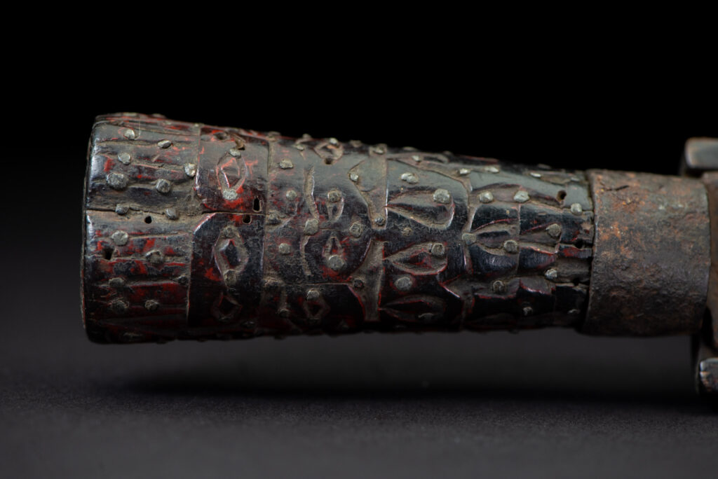 Exceptional and rare Taiwan ceremonial sword. Probably early 19th century. Paint with red pigments.