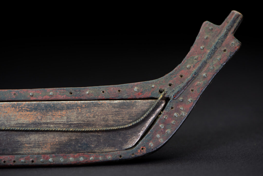 Exceptional and rare Taiwan ceremonial sword. Probably early 19th century. Paint with red pigments.