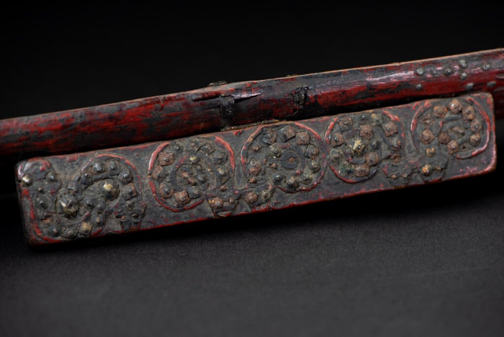 Exceptional and rare Taiwan ceremonial sword. Probably early 19th century. Paint with red pigments.