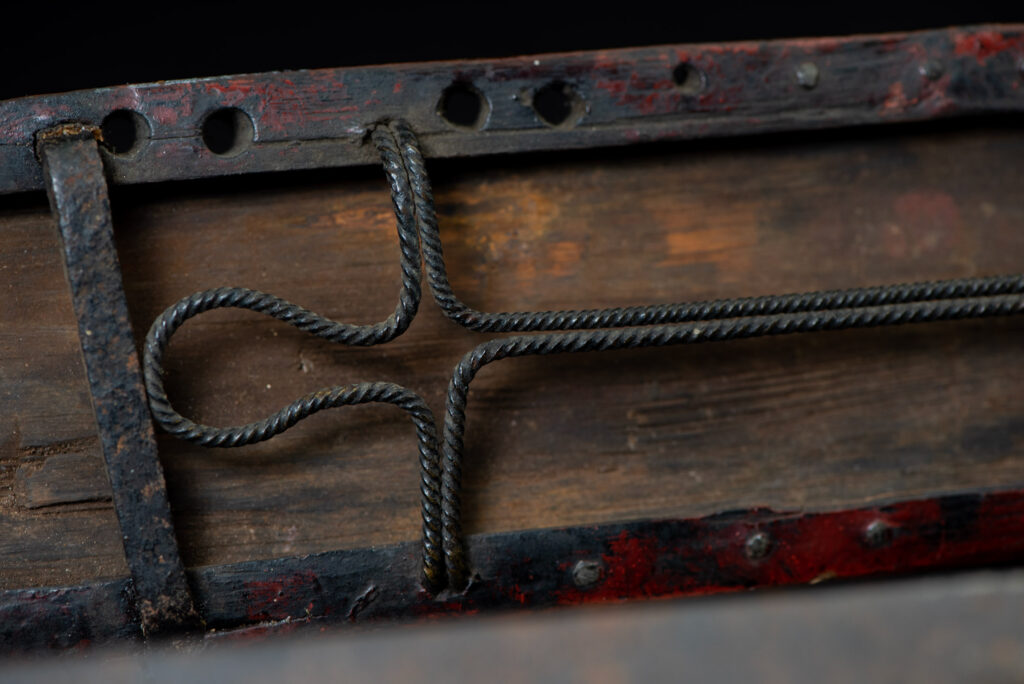 Exceptional and rare Taiwan ceremonial sword. Probably early 19th century. Paint with red pigments.