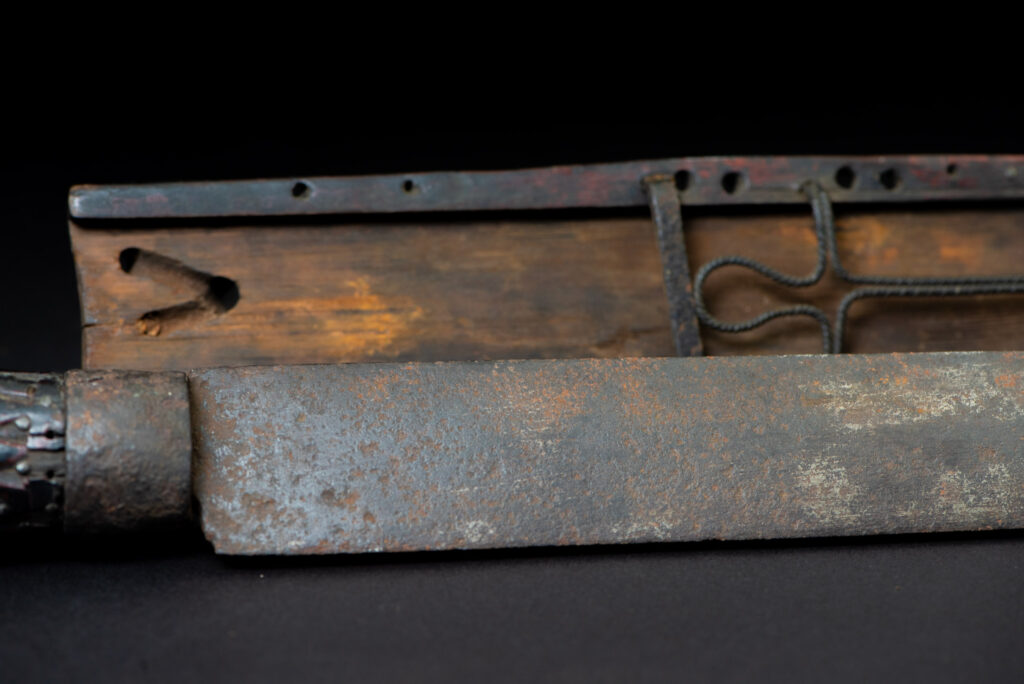 Exceptional and rare Taiwan ceremonial sword. Probably early 19th century. Paint with red pigments.