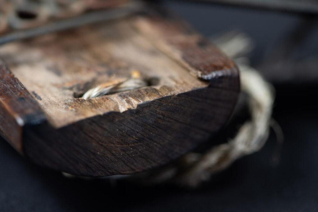 Unusual old knife from the Paiwan tribe, carved with sacred snakes, hundred pace sacred snake patterns, and featuring a old bone handle with a great patina .