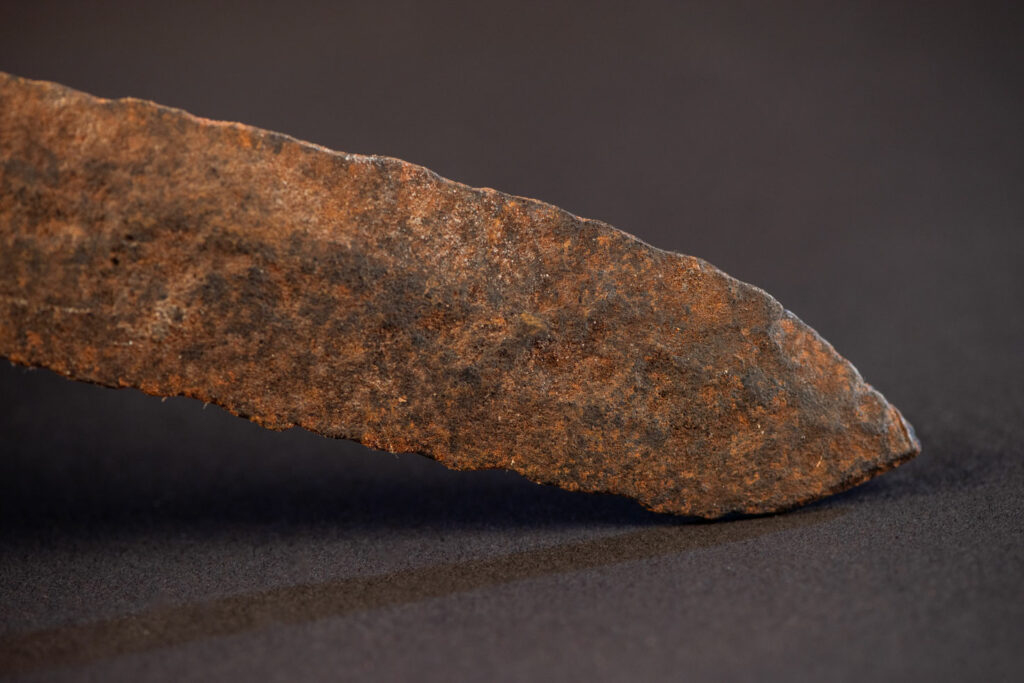 Knife Takkurus of the Yami tribe. Knife ‘Takkurus’ and carved sheath of the Yami (Tao) tribe, used in rituals to combat evil spirits. This knife is carved on its shealth with magamaog, the deity and geometric patterns