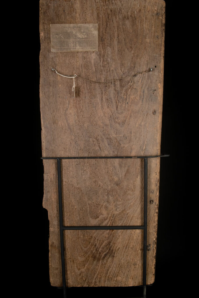 Paiwan tribes wood Door- 19 century - Standing figure and sacred snakes, two on the figure and two on a sides- south Taiwan. detail