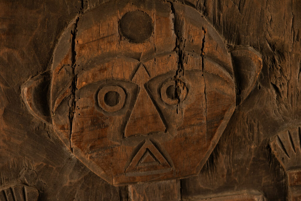 Paiwan tribes wood Door- 19 century - south Taiwan. detail