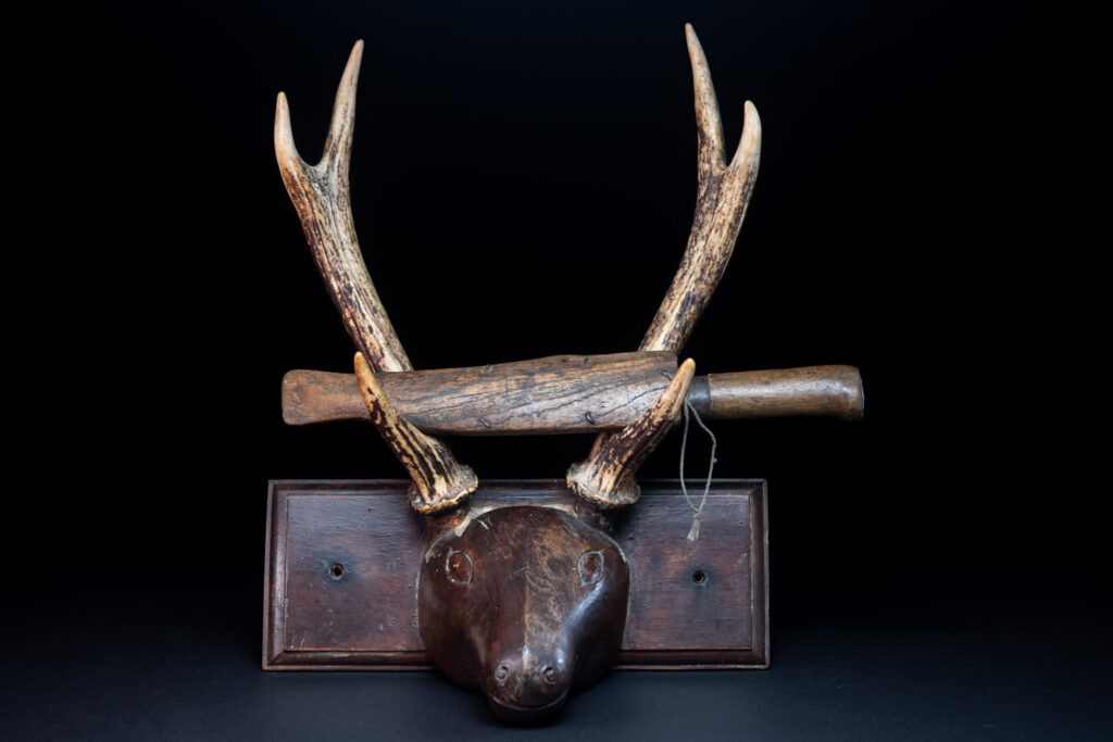 Utility and hunting knife from the Atayal tribe, northern Taiwan. The shape of the sheath is typical of Atayal design. Atayal tribes do not carve their knives or swords.