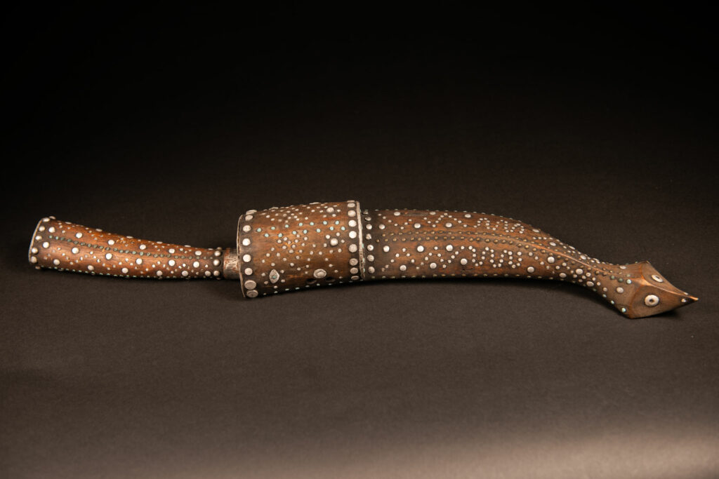 Atypical Sword from the Paiwan tribe blending Paiwan and Bunun styles