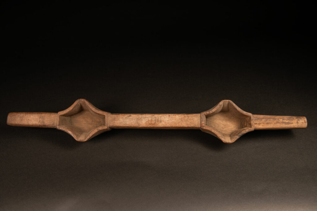 Wooden double cup for wine from Paiwan tribe without carving and paint.