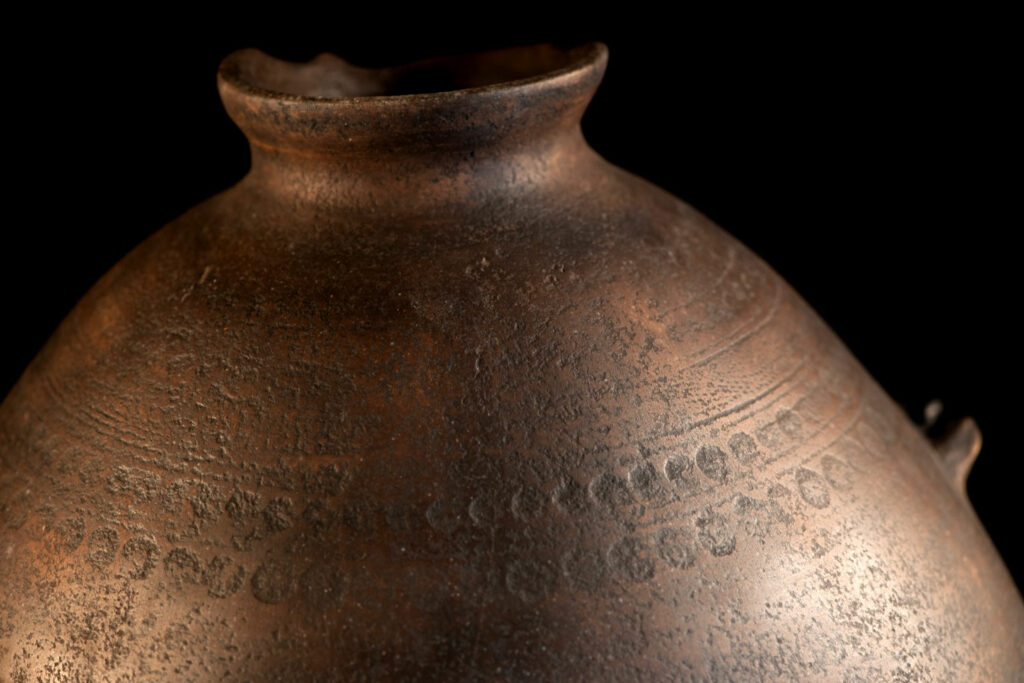 Sacred pot female type with two handles from the Rukai tribe