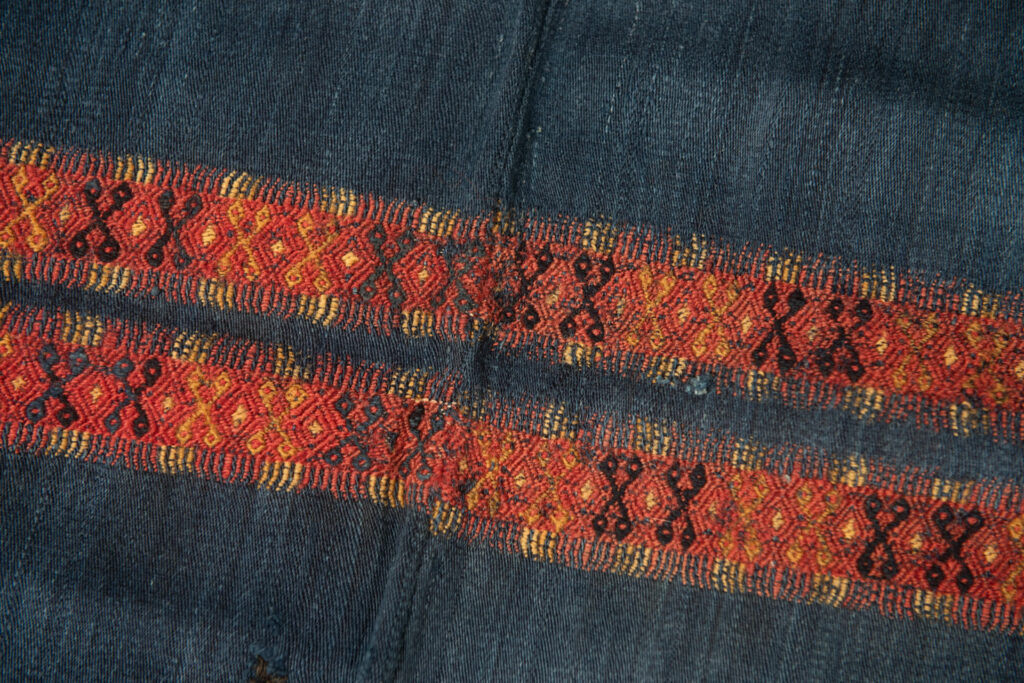 Ancient mourning shawl of the Paiwan tribe – South Taiwan