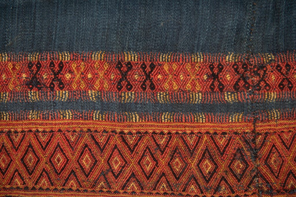 Ancient mourning shawl of the Paiwan tribe – South Taiwan