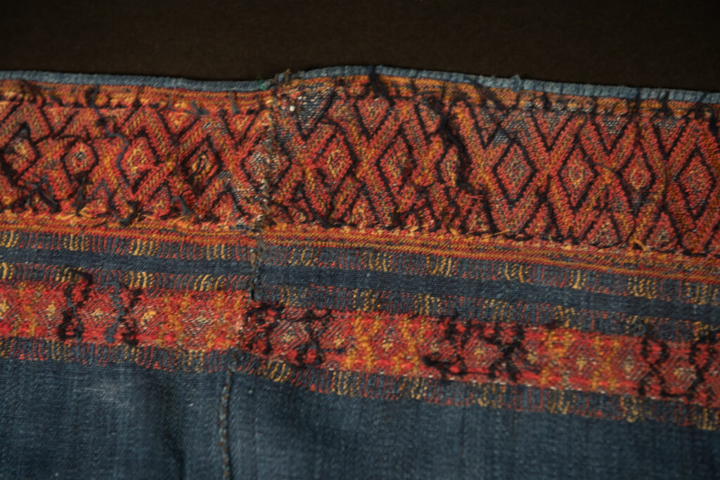 Ancient mourning shawl of the Paiwan tribe – South Taiwan