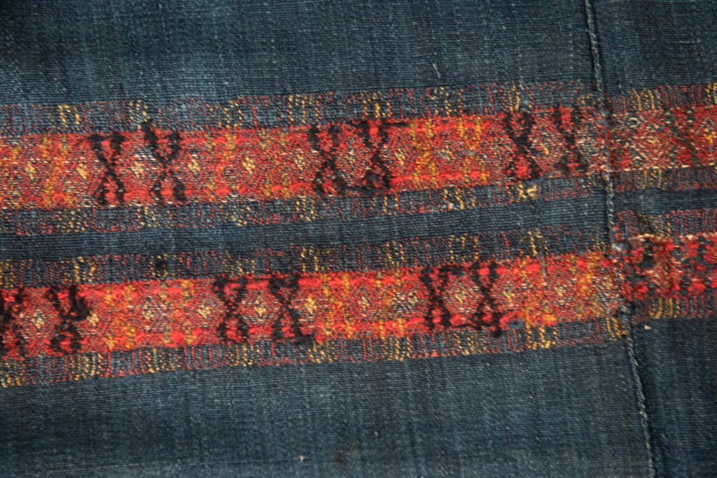 Ancient mourning shawl of the Paiwan tribe – South Taiwan