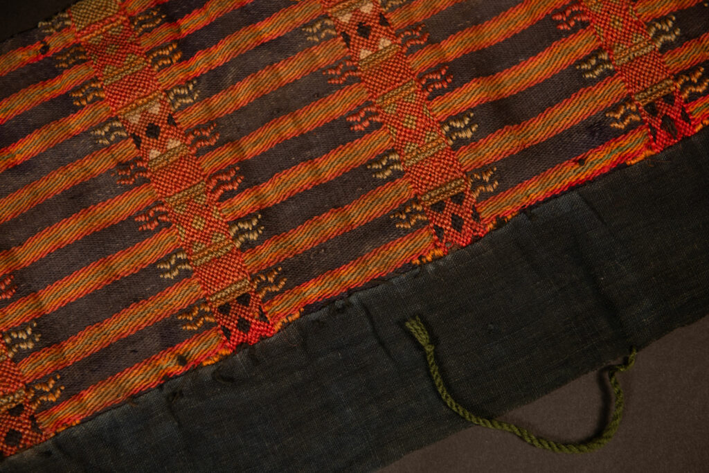 Ancient mourning shawl of the Paiwan tribe – South Taiwan