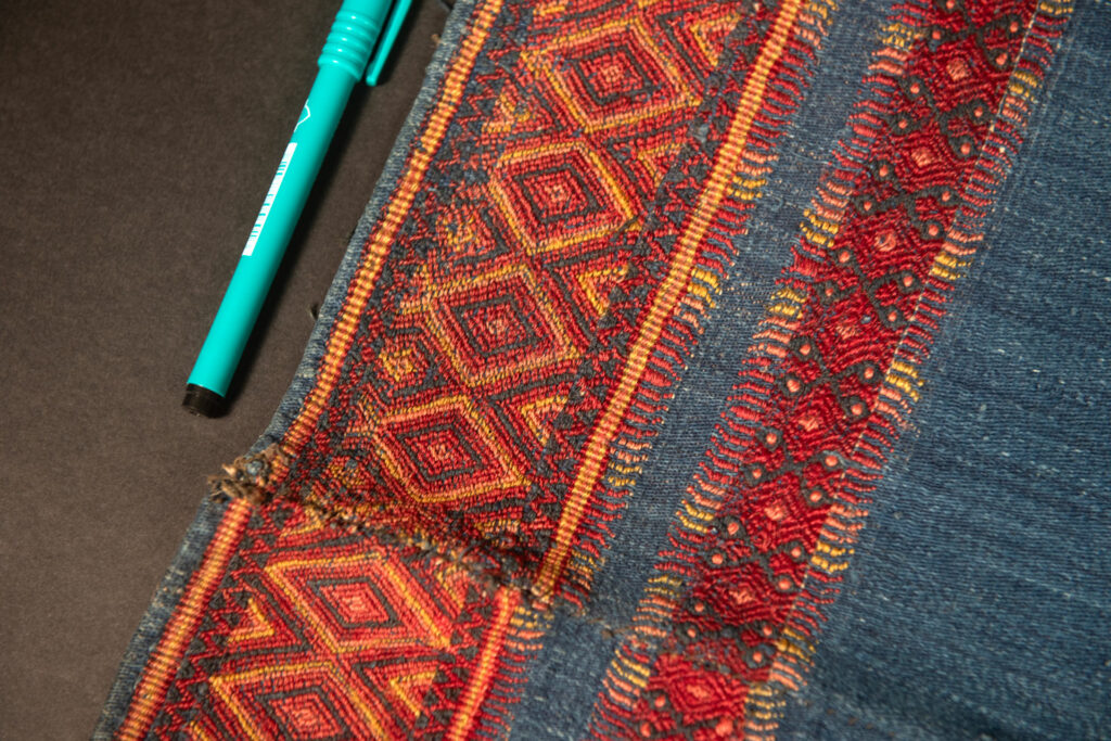 Ancient mourning shawl of the Paiwan tribe – South Taiwan