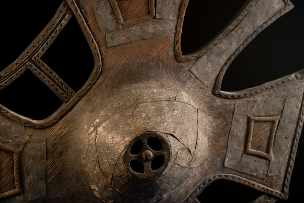 Female headgear called ragat, traditionally worn on ceremonial occasions.