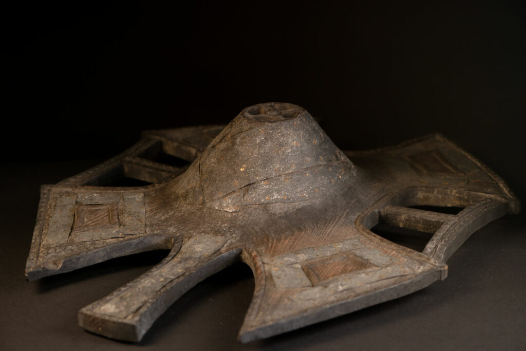 Female headgear called ragat, traditionally worn on ceremonial occasions.