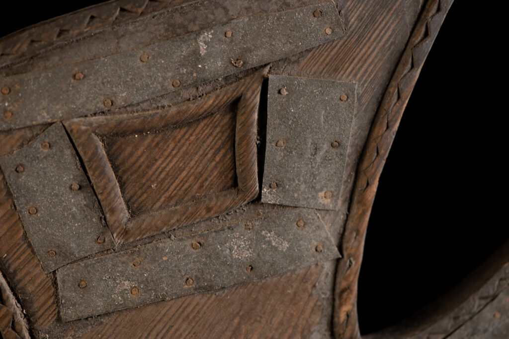 Female headgear called ragat, traditionally worn on ceremonial occasions.