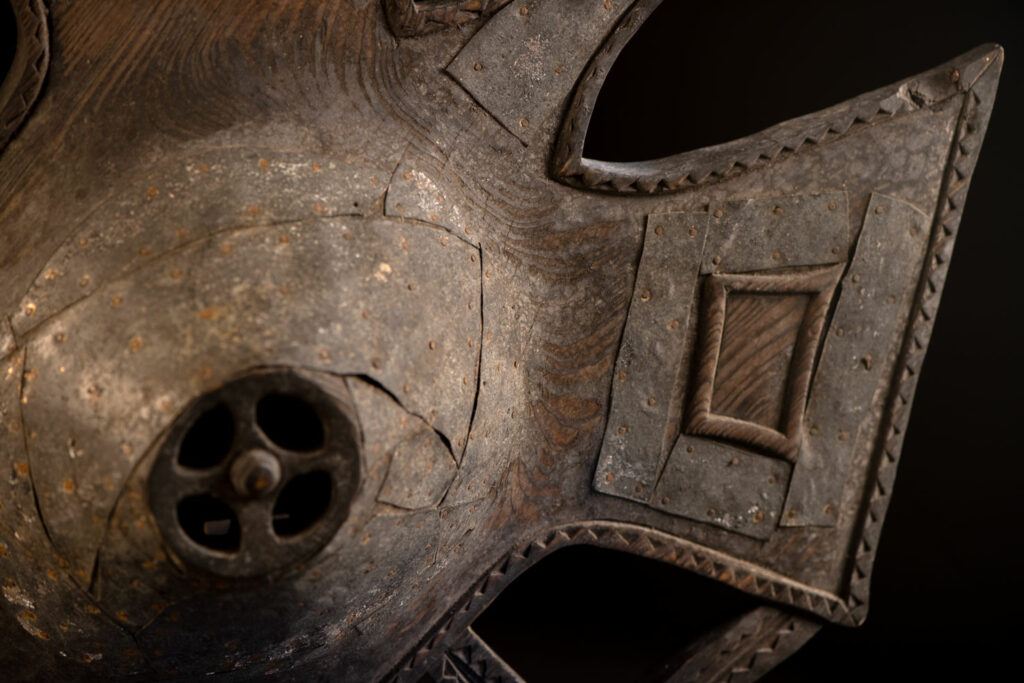 Female headgear called ragat, traditionally worn on ceremonial occasions.