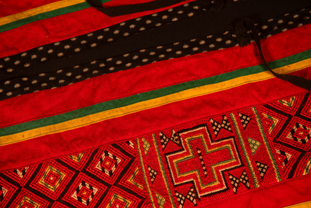 Puyuma tribe Men's leg covering made from two rectangular pieces of fabric. Japanese period . Taiwan