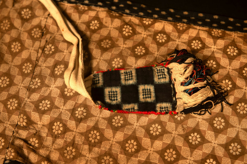 Puyuma tribe Men's leg covering made from two rectangular pieces of fabric. Japanese period . Taiwan