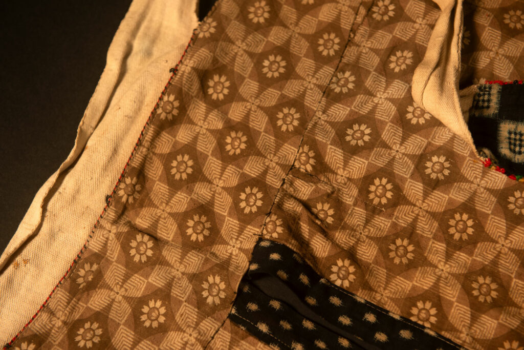 Puyuma tribe Men's leg covering made from two rectangular pieces of fabric. Japanese period . Taiwan