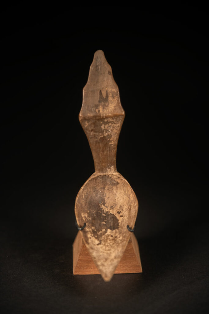 As all the Bunun people spoon , this one is with simple forms and no decorations but with specific shape. used to eat millet or soup.