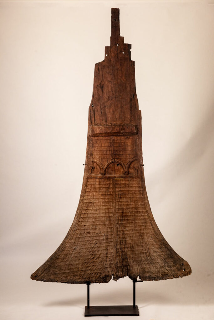 Yami tribe from Orchid island - Taiwan-ancestor home Pillar "tomok" carved with 2 pairs of horn and the typical waves.
