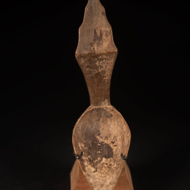 As all the Bunun people spoon , this one is with simple forms and no decorations but with specific shape. used to eat millet or soup.