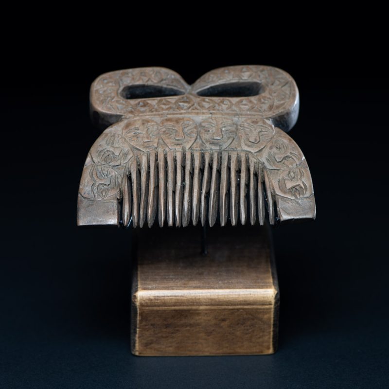 Ancient Paiwan tribe wooden Comb carved with eight human figures snake on the top