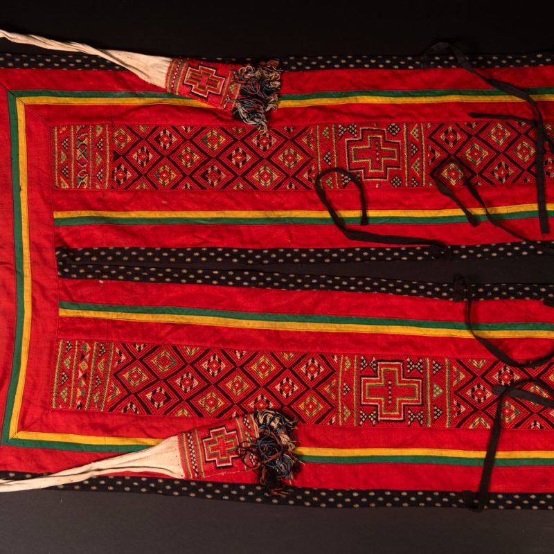 Puyuma tribe Men's leg covering made from two rectangular pieces of fabric. Japanese period . Taiwan